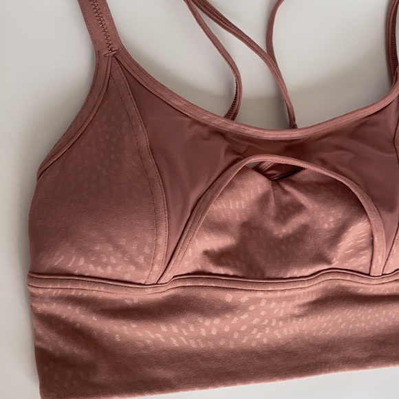 NWT LULULEMON SPORT BRA size 6 - Picture 3 of 4